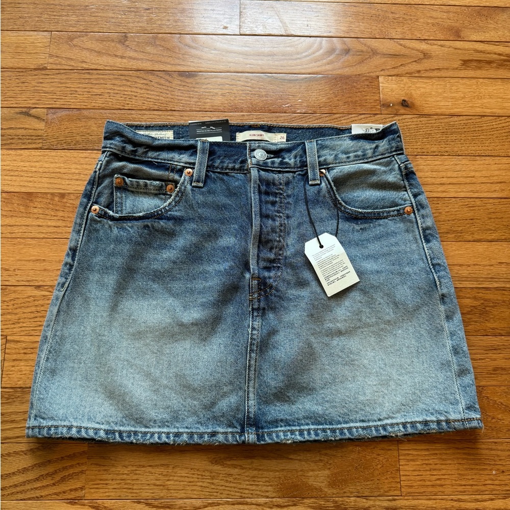 Levi’s Icon Denim Skirt Size 26